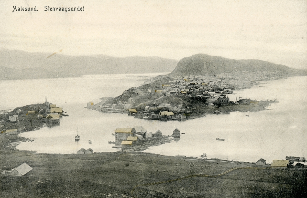 Oversiktsbilde av Skabøvika med Ålesund i bakgrunnen.