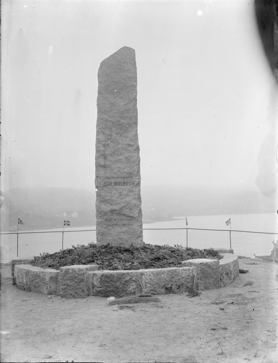 Avduking av monument over eidsvollsmannen Christen Mølbach i Fjellparken i Egersund