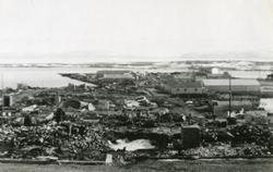 Vadsø sentrum i ruiner etter storbombingen under Andre verde