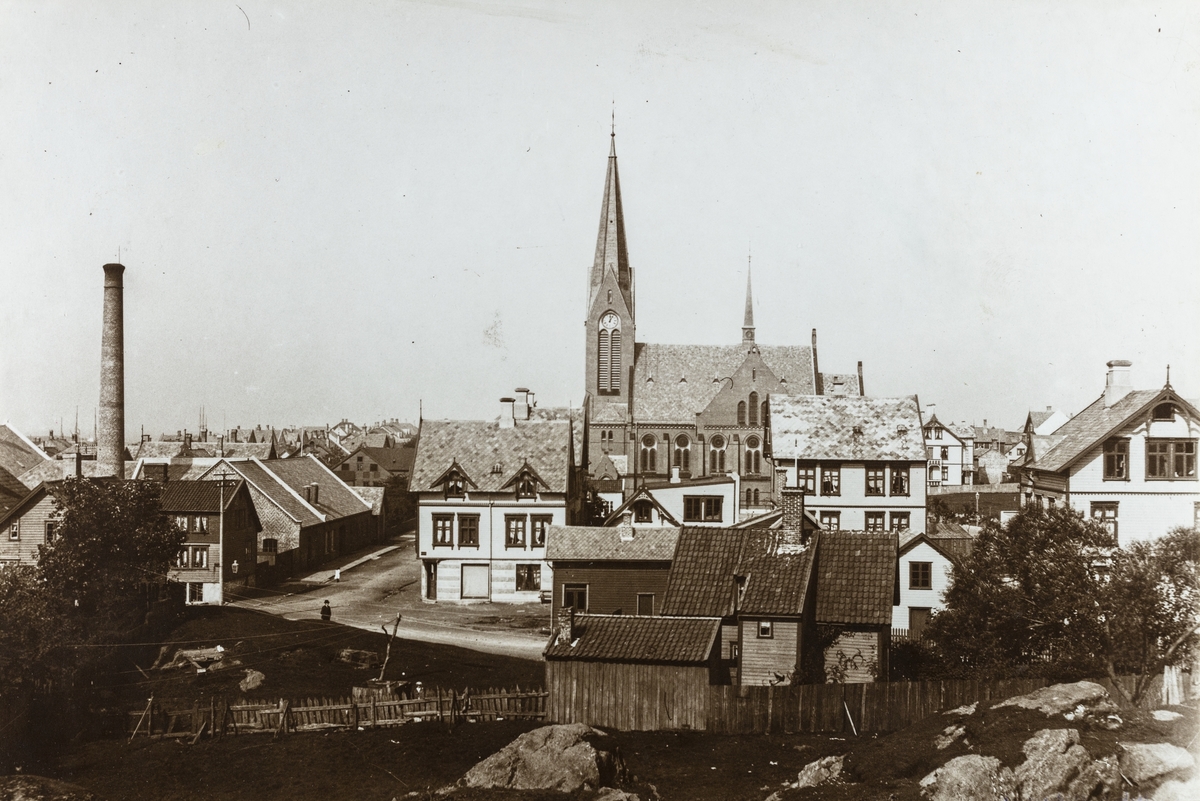 Kirkegata - Djupaskarvegen sett mot nordvest, ca. 1906.