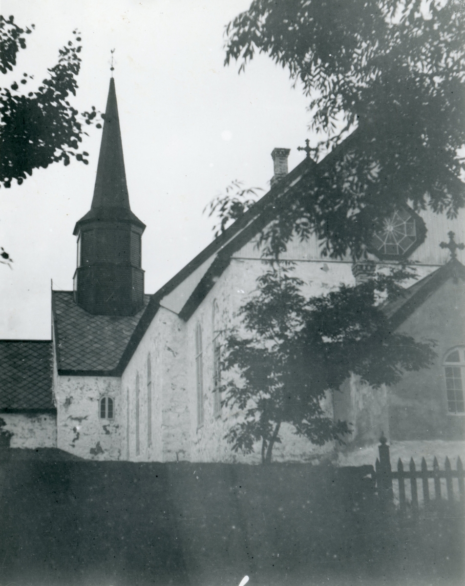 Motiv av Borgund kirke med kirkespiret.