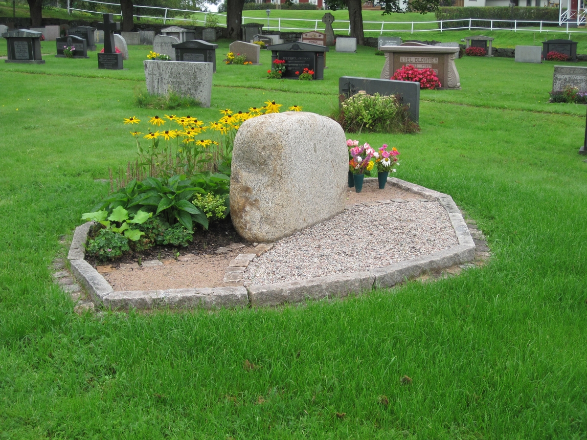 Exteriör, askgravlunden på Öreryds kyrkogård i Gislaveds kommun.