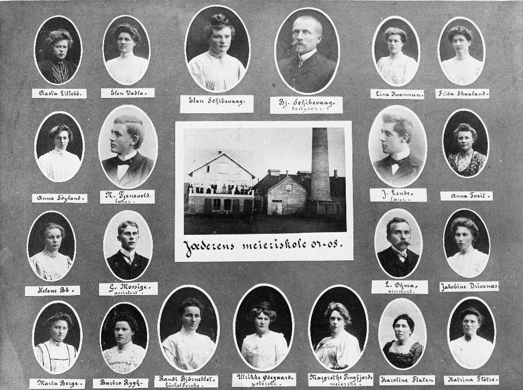 Elevar og lærarar ved Jæren Meieriskole i 1907/1908.
Øvste rekkja nr. 2 f.v. er Elen Vadla g. m. Peter A. Solberg, meieristyrar frå 1911 - 1919.