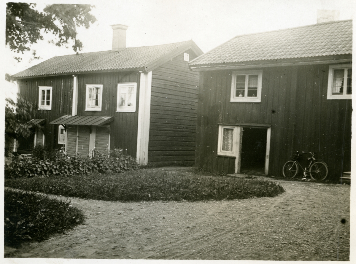 Norberg sn, Norberg, Spjutsbo.
Bodlänga och bostad, 1918.