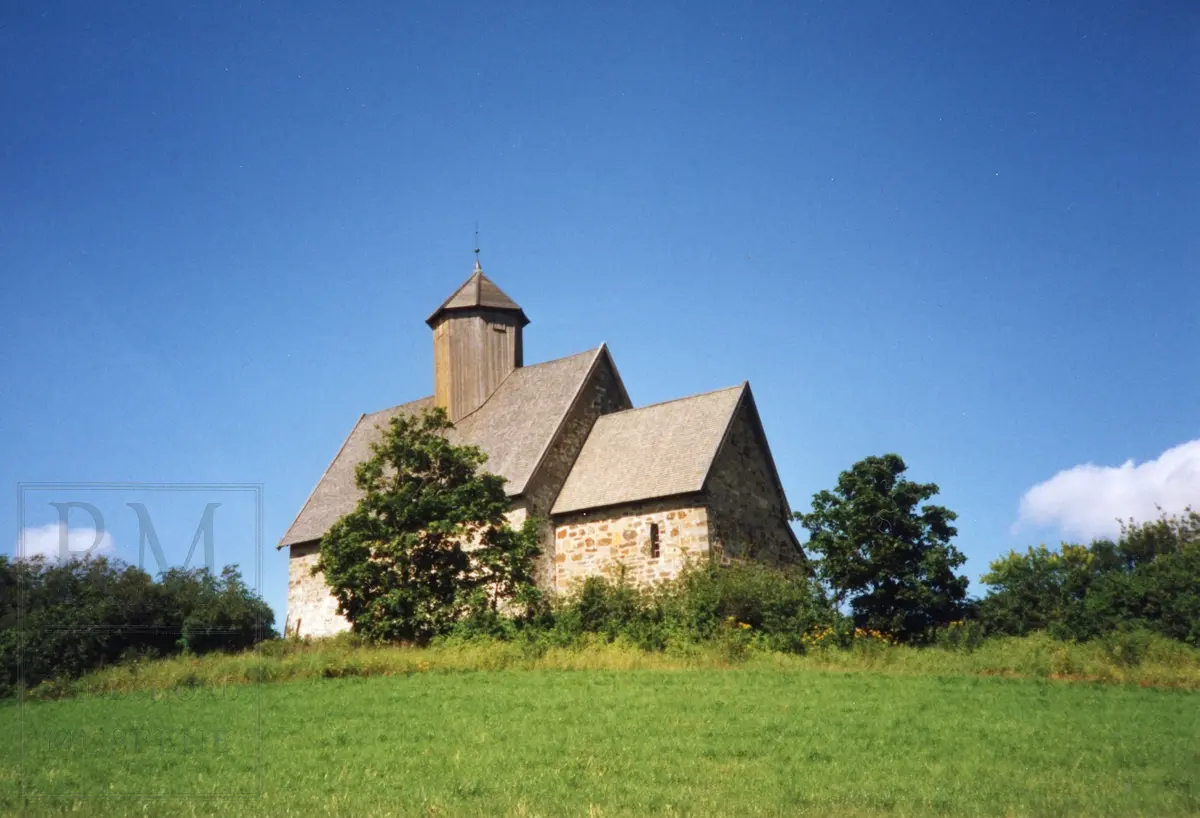 Tingelstad gamle kirke sett fra nord