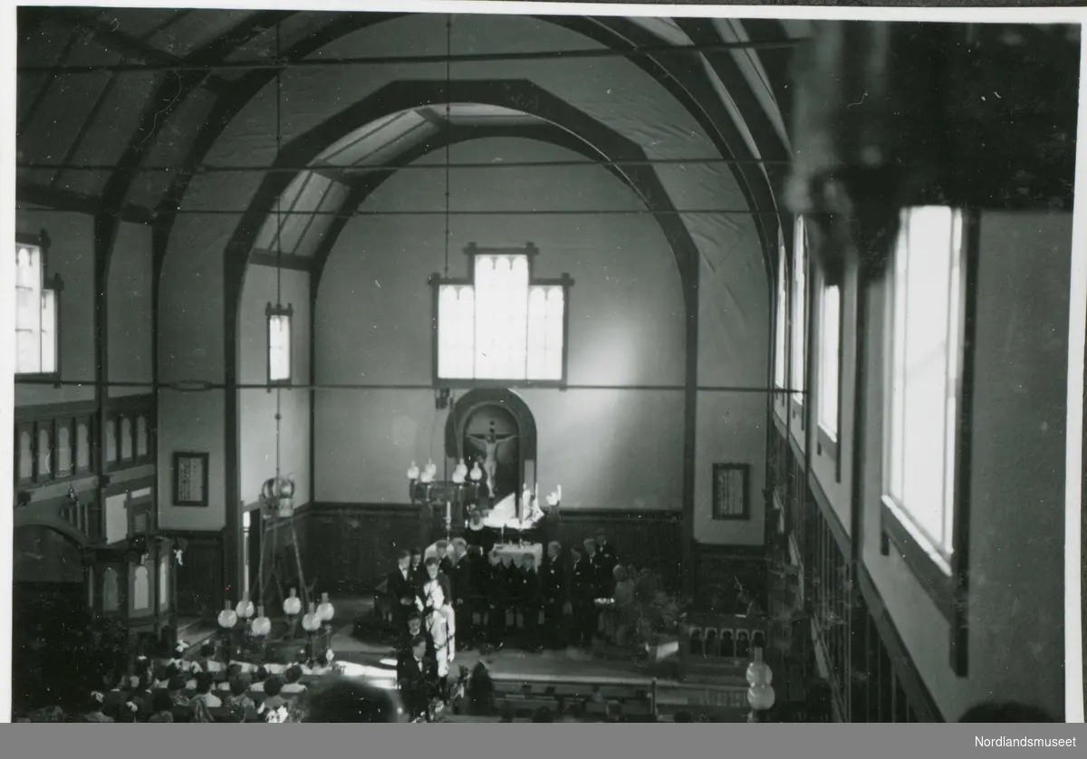 Konfirmasjon i Leiranger kirke 1. aug. 1954. 