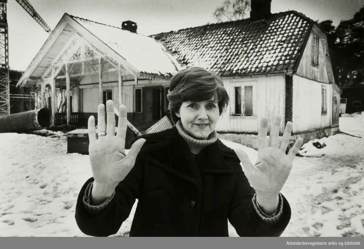 Ryen gård. Ikke riv Ryen gård, ber formannen i Ryen Vel, Margrethe Tørnquist, som ønsker gården som miljøtun. Mars 1982