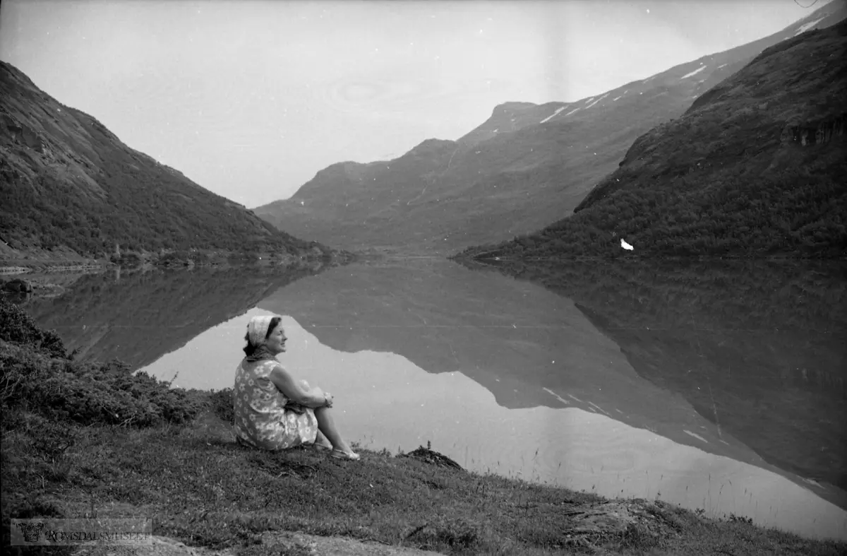 "Juli 1971"."Sunnfjord tur (Siste del)".Sognefjellet nedkjøringen mot Bøverdalen.