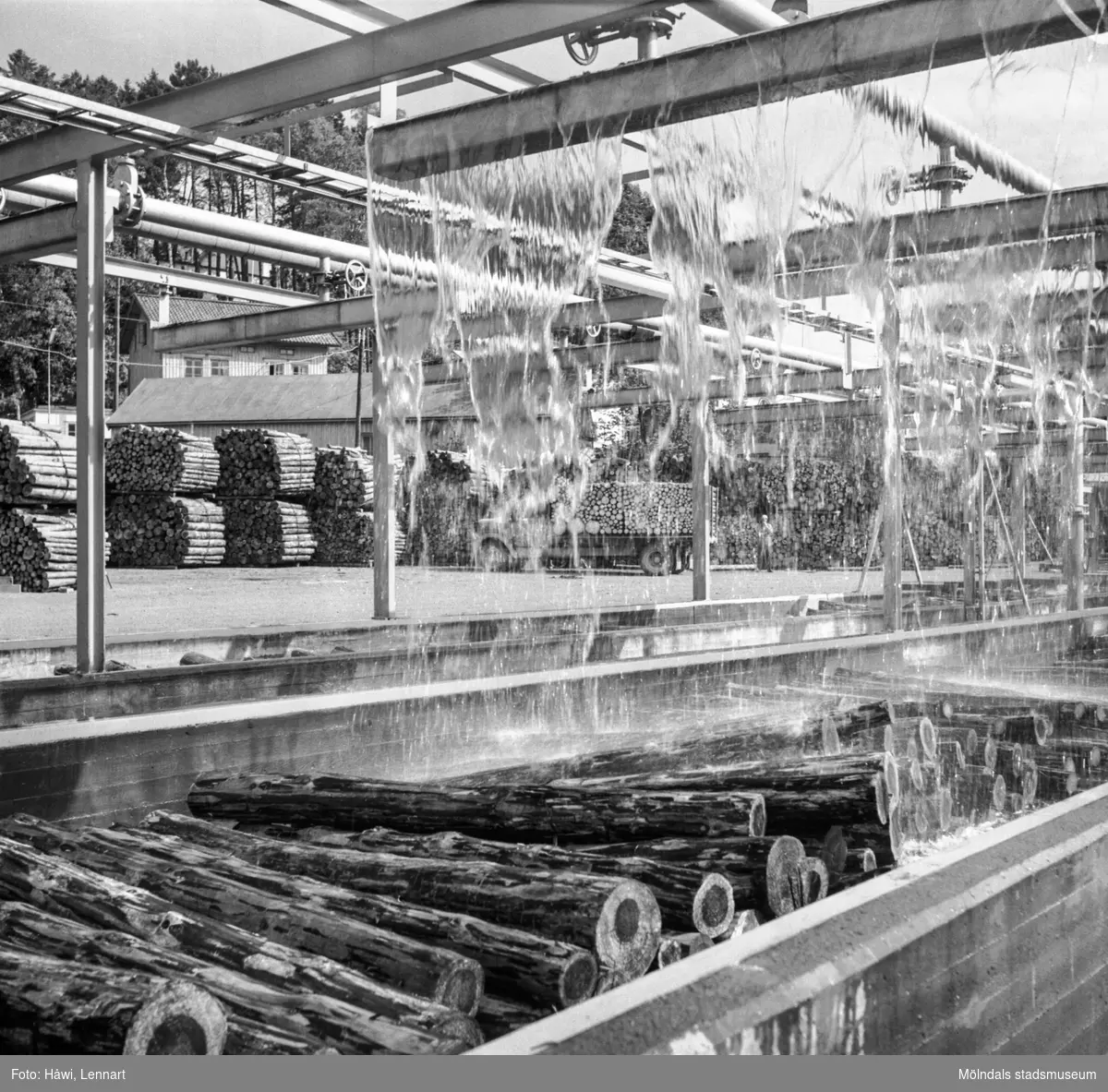 Exteriör av nya renseriet på pappersbruket Papyrus i Mölndal, 10/8 1961.