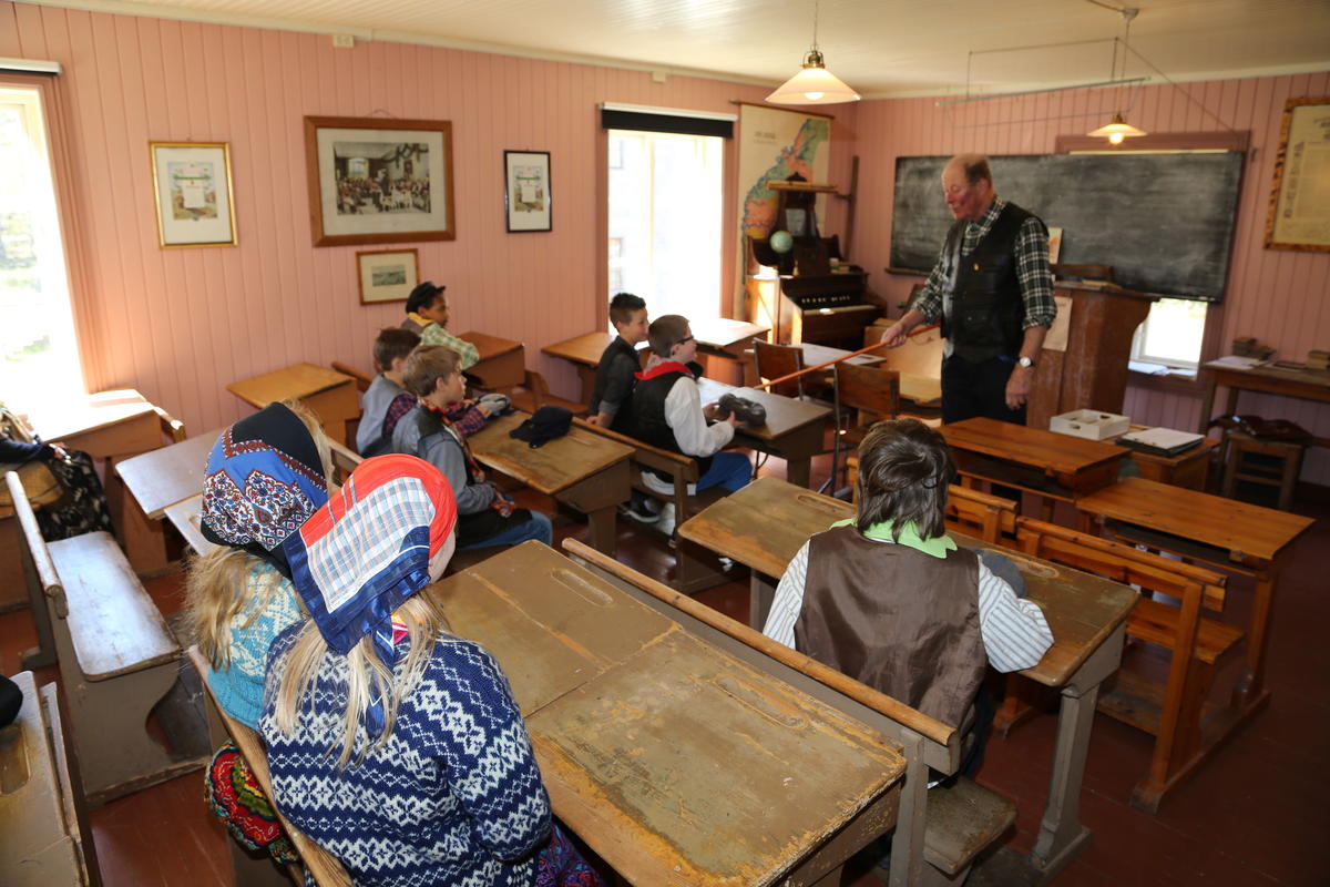 In the classroom. From the role play Latjo drom at the Glomdal Museum