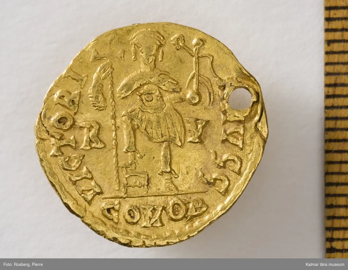 KLM 23575:10 Mynt, solidus, guld. Präglad för Flavius Glycerius (473-474 e.Kr.) Bestämning: F 173, RICX3107 (plate coin).