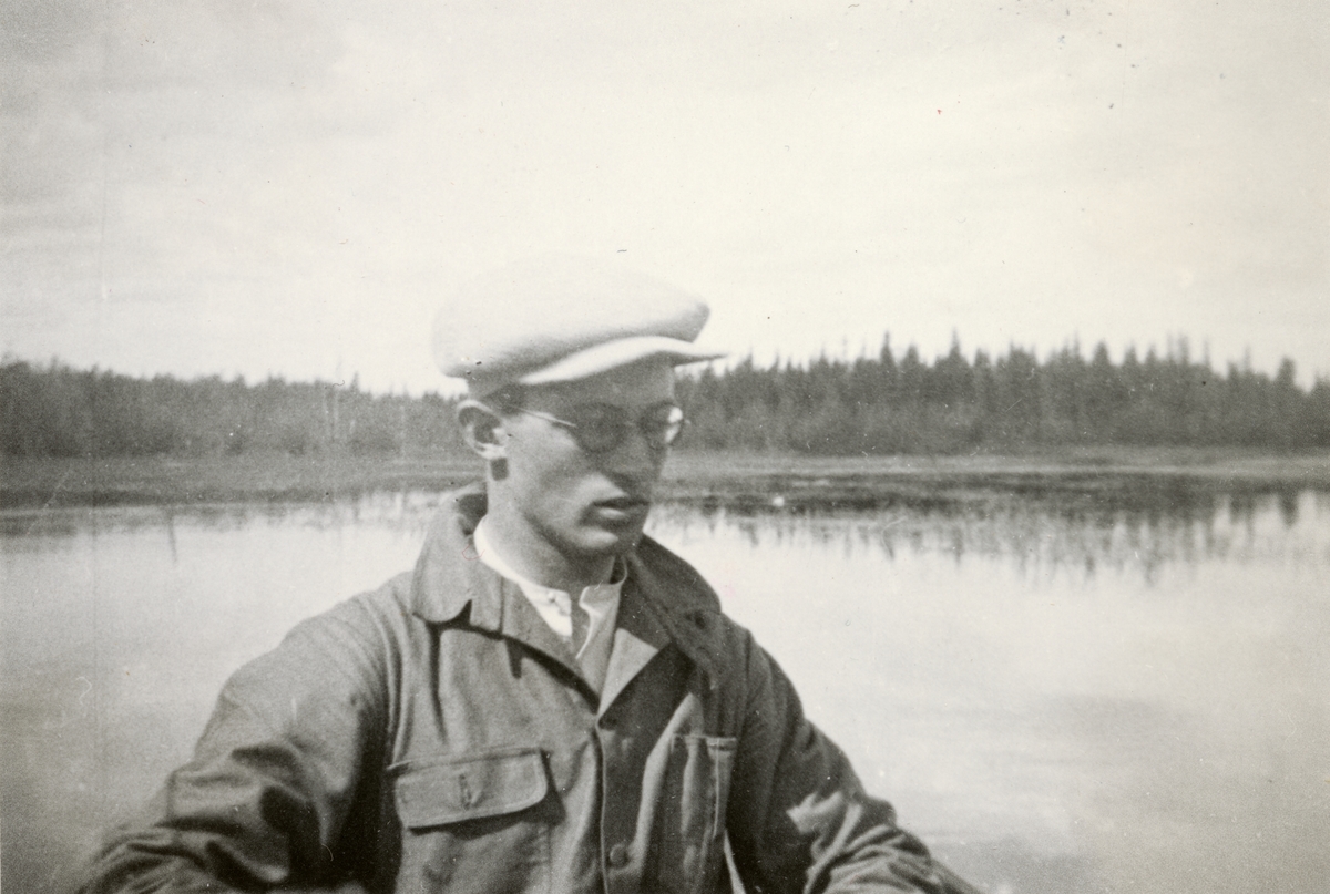 Text i fotoalbum: "Int.asp.tjänstgöring i Sollefteå sommaren 1933. Röing".