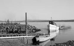 Sjøsetting av slepebåten Trysilknut fra Sørlistøa ved Osensj