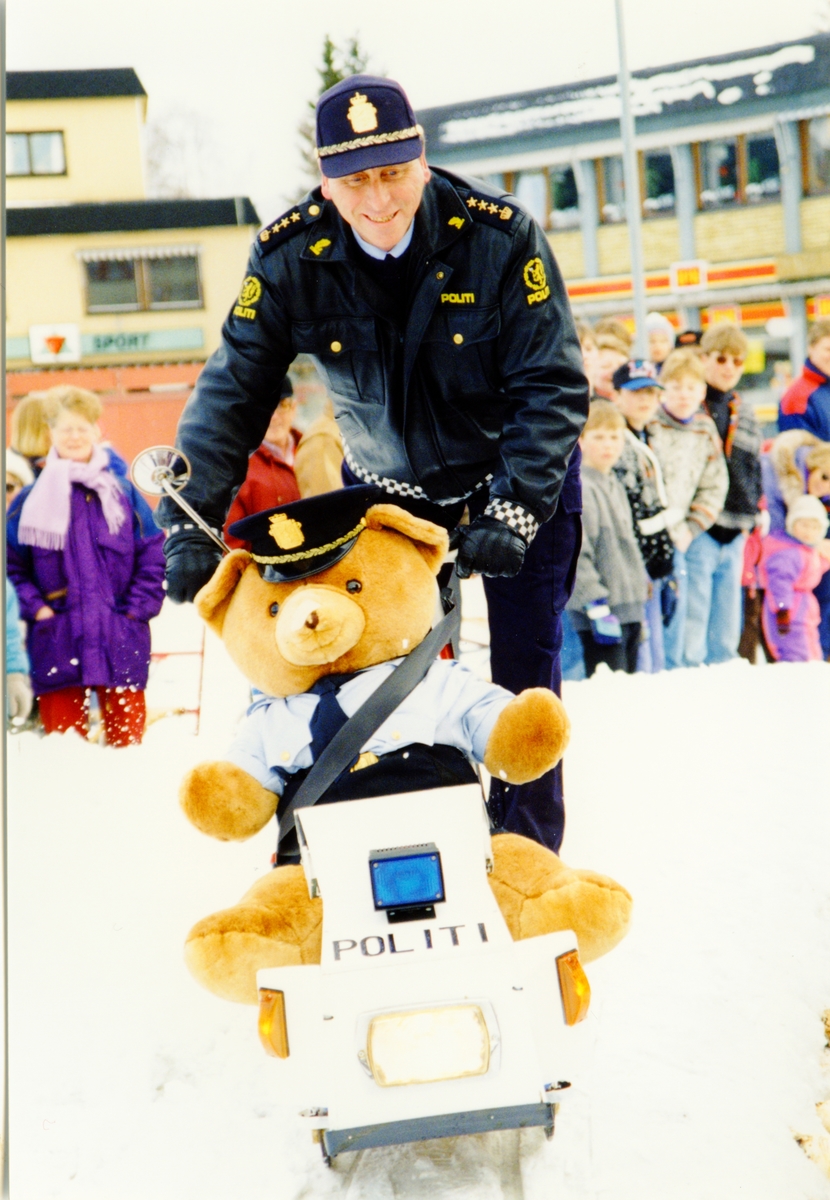 Nordvesten 1995. Sparktog - politi