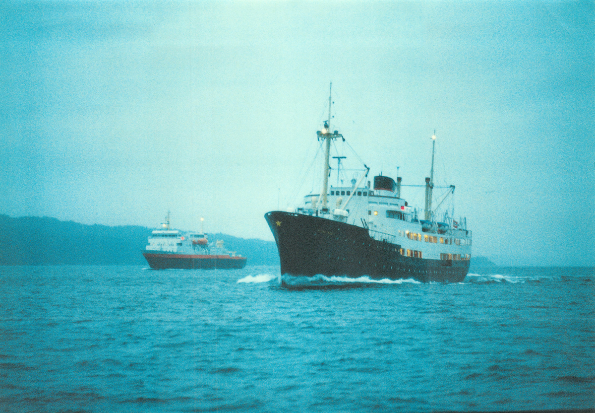 To hurtigruter, nye og gamle MS Midnatsol møtes 4. desember 1982.

Det gamle skipet ble bygd i 1949 og gikk i hurtigrutetrafikk til 1983. Det var eid av Det Bergenske Dampskibsselskab til 1979 og deretter Troms Fylkes Dampskibsselskap til 1983. I Oktober 1982 ble skipet omdøpt til Midnatsol II. Skipet ble hugget i 1987.

Det nye skipet ble bygd i 1982 og gikk som hurtigrute til 2007. Det var eid av Troms Fylkes Dampskibsselskap til 2006 og så Hurtigruten ASA til 2007, da det ble solgt. Fra 2003 til 2005 het skipet Midnatsol II, deretter var navnet Lyngen til 2007. Siden 2007 har skipet gått i cruisefart med navnet National Geographic Explorer.