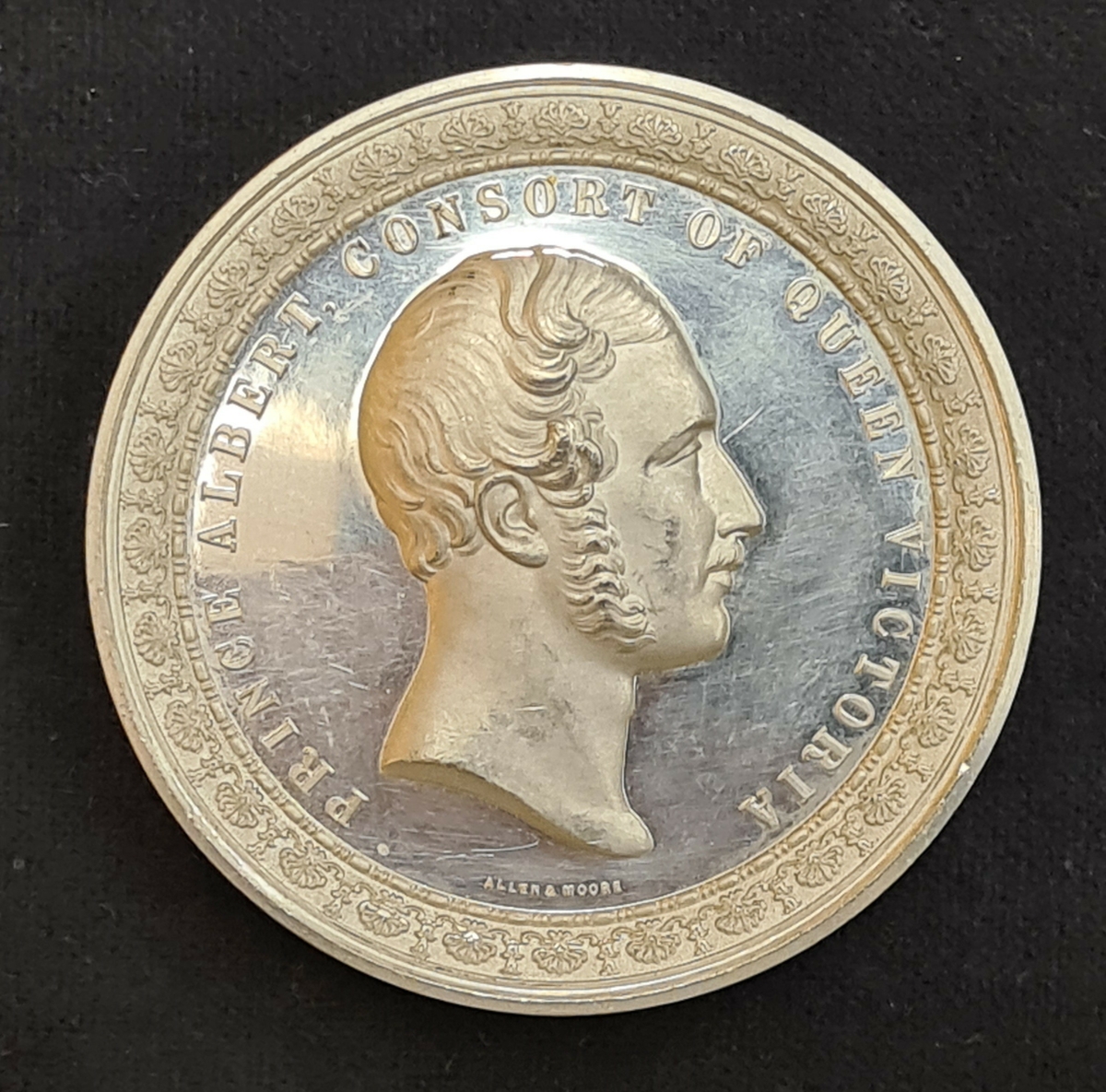 Medalj från Världsutställningen i London år 1851.
Präglingen visar Crystal Palace.
