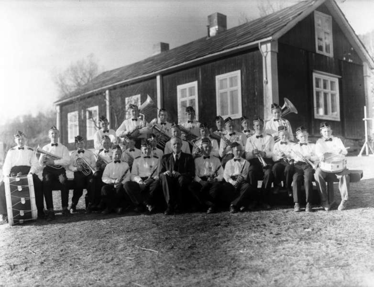Øverbygda Musikklag 1956.