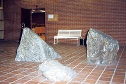 Ingen tittel [Skulptur - Stein]