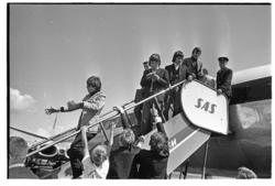 The Rolling Stones ankommer Oslo, via Fornebu flyplass, 23. 