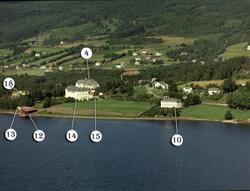 4. Driftsbygning. Fjøs og høyløe. 10. ? oppført i 1933, bere