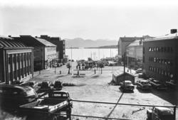 Molde Torg før Rådhuset ble bygd. 1950 årene..Nærmest til hø