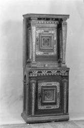 Renessanse skap. .(Eske: "fae13")