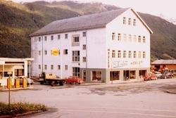 Havnegata..Utført tømmer-, snekker- og glassarbeide i H. Tot