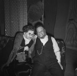 .Parodi på "Roseordenen" i Revehallen.