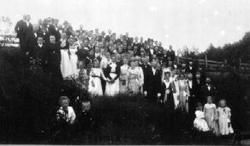 Bryllupsgjester og brudepar. Anne Andreasdatter Arnkværn (18