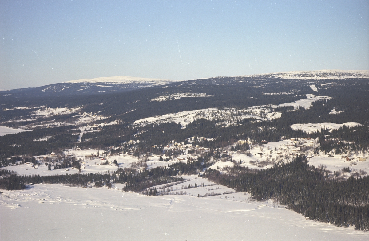 Flyfoto, vinterlandskap, Mesnalia, Ringsaker.