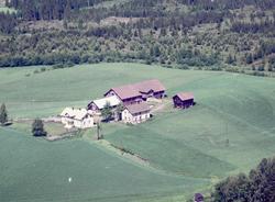 FLYFOTO UKJENT GARD I LØTEN