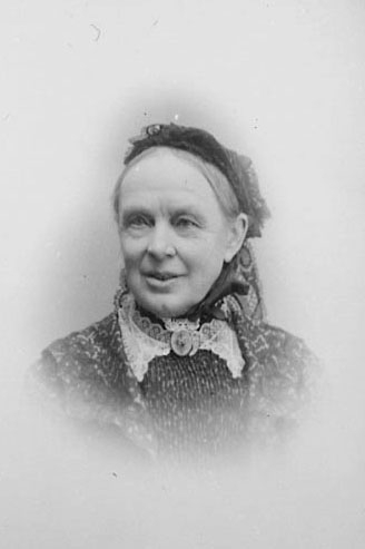 PORTRETT: JULIE CHRISTIANE ELISABETH GULBRANDSON, FØDT :STENERSEN FØDT: 04. 05. 1828 -21. 09. 1917, (STANGE)