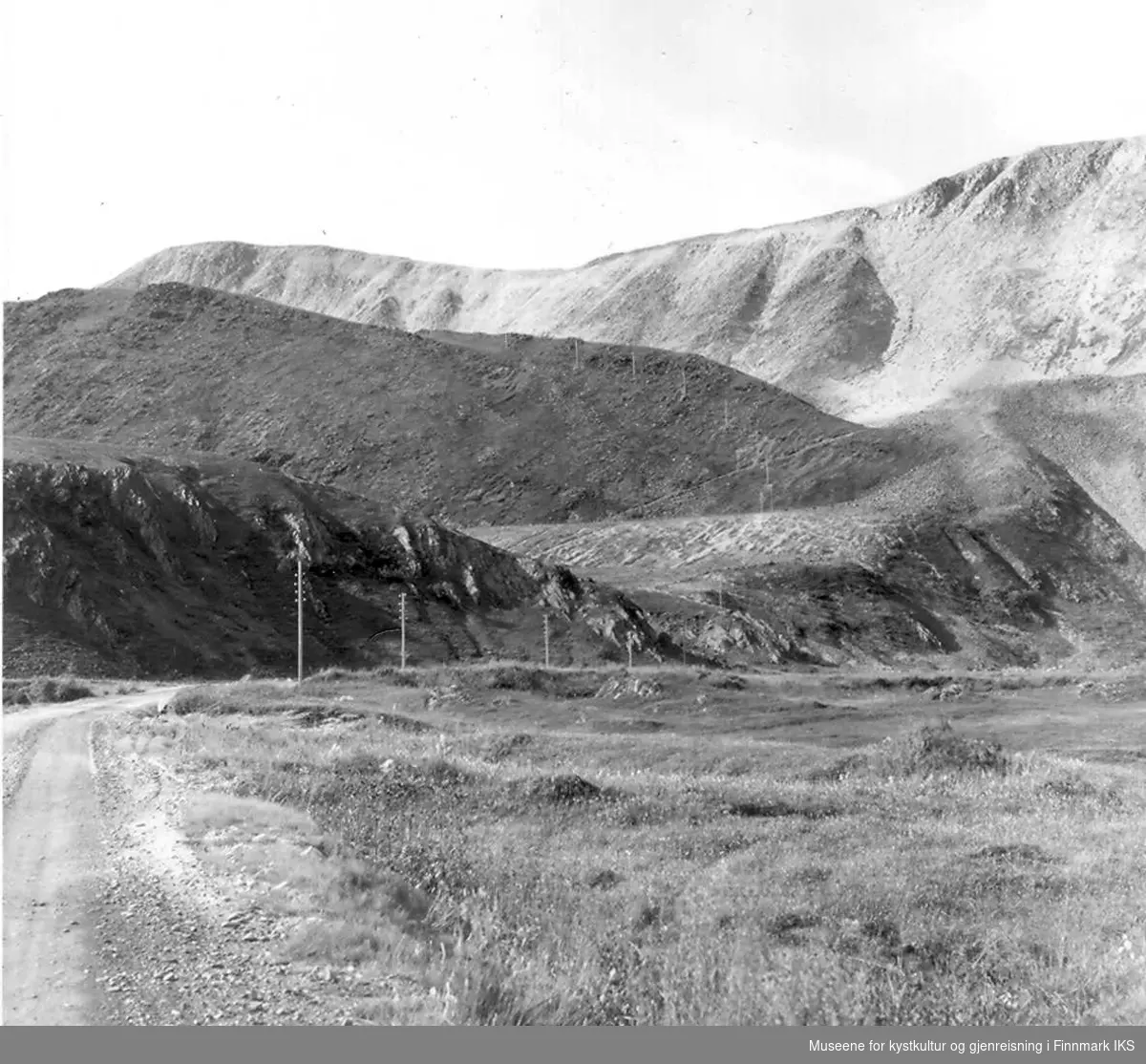 Naturen i Sandfjorden før veiutbedring, ca 1960