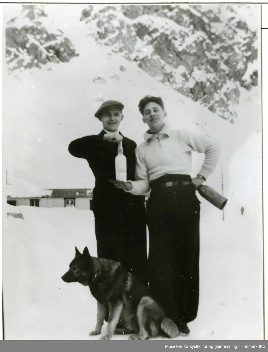 Johannessen Bjarne, Hansen Håkon M og hunden Kiso. Finnkongkeila 1936/37