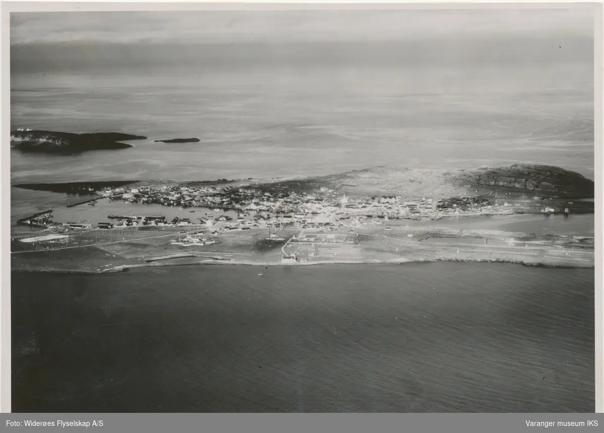 Flyfoto av Vardø sett mot øst, 1936