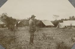 Christian Marius Thams på jaktsafari, trolig i Zambezi-områd
