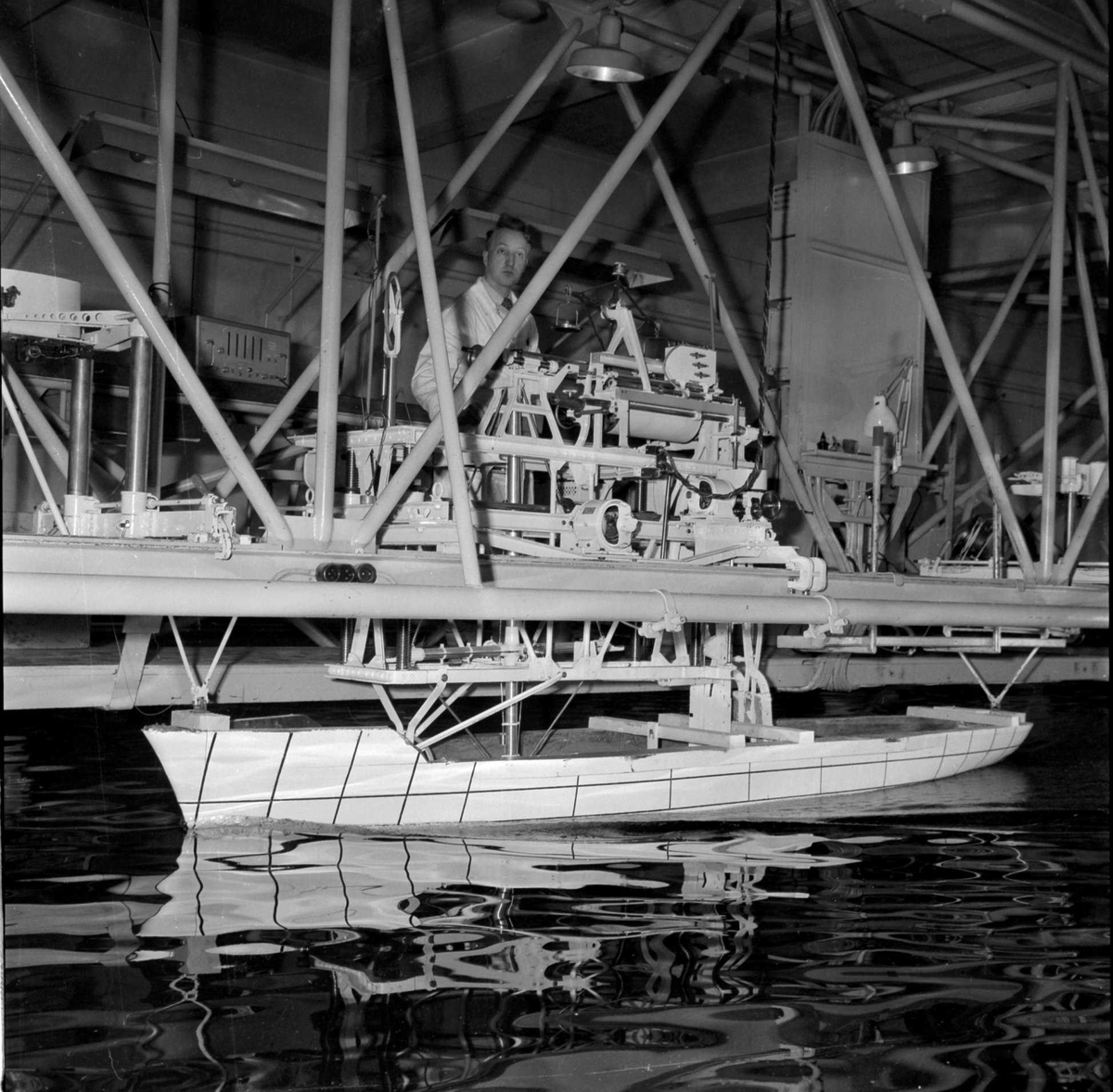 Nordenfjeldske Dampskipsselskabs nye hurtigrute prøves i Skipsmodelltanken