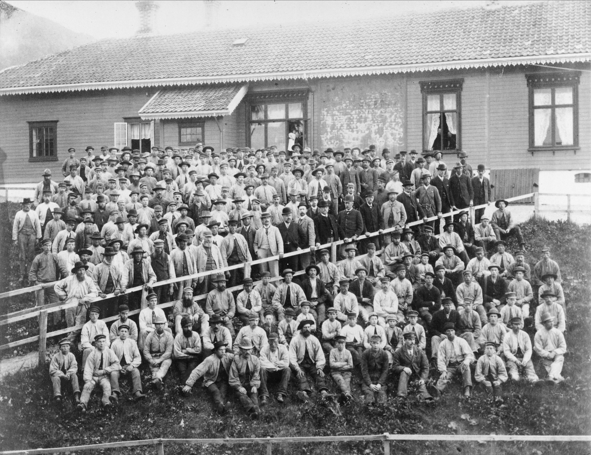 Arbeiderne ved Strandheim Brug i august 1893.