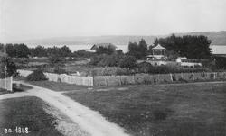 Jernbaneparken og musikkpaviljongen.