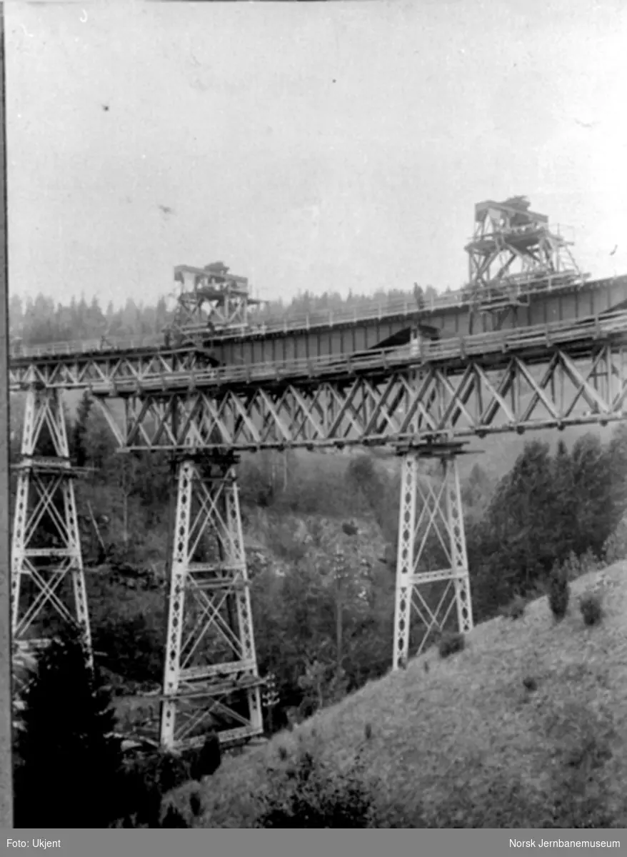 Ombygging av Solberg viadukt; flytting av bevelig stillas