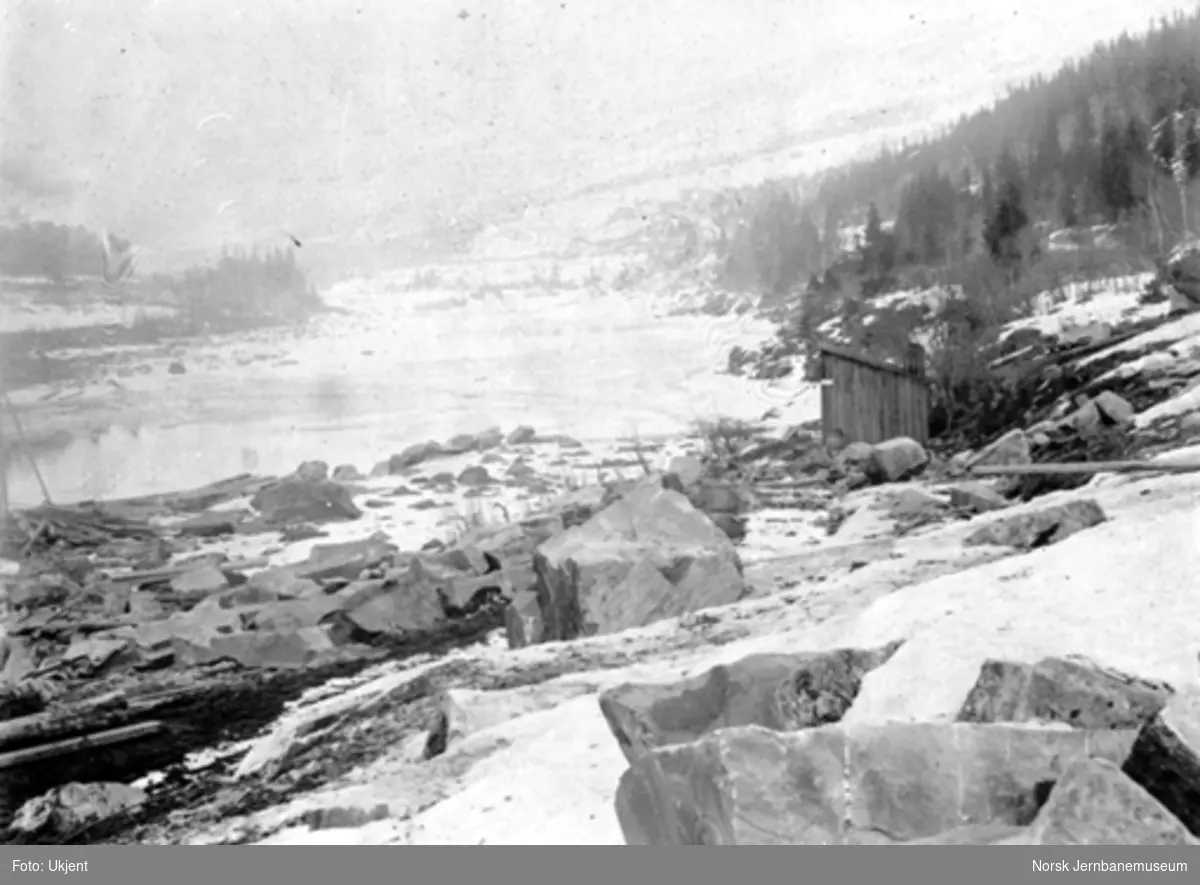 Hamar-Selbanens anlegg; brustedet for bru over Lågen ved Langsveen