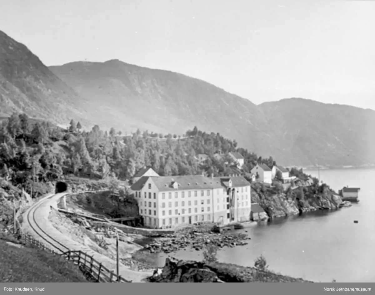 Vossebanen og Vaksdal mølle - Norsk jernbanemuseum / DigitaltMuseum