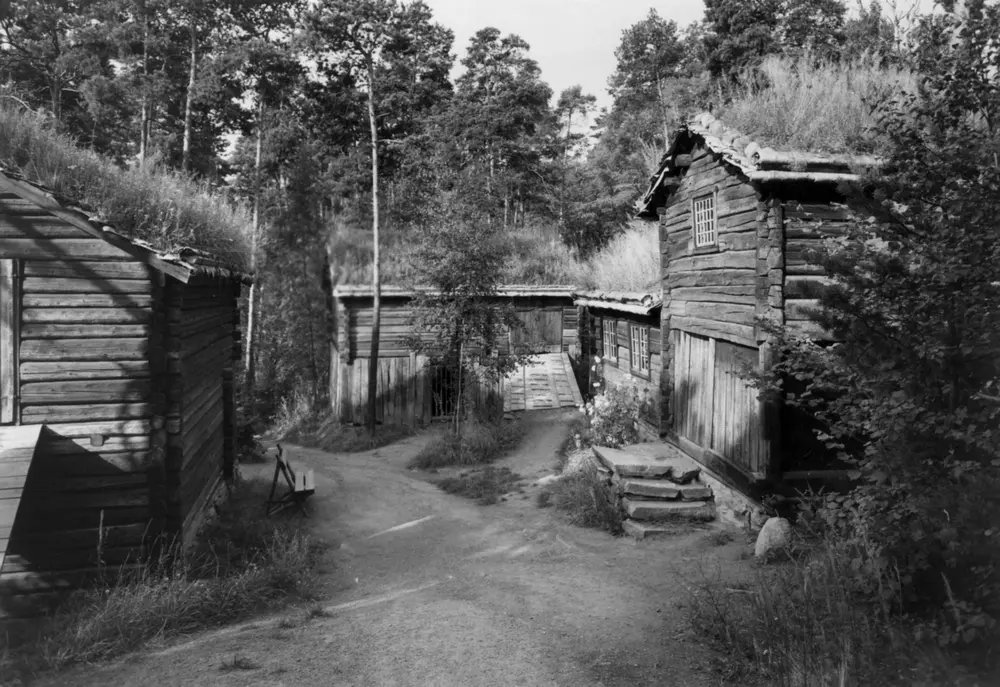 Oppstugu fra Bakarplassen, Mjøen i Oppdal. Nå på Norsk Folkemuseum, som bygning nummer 56.