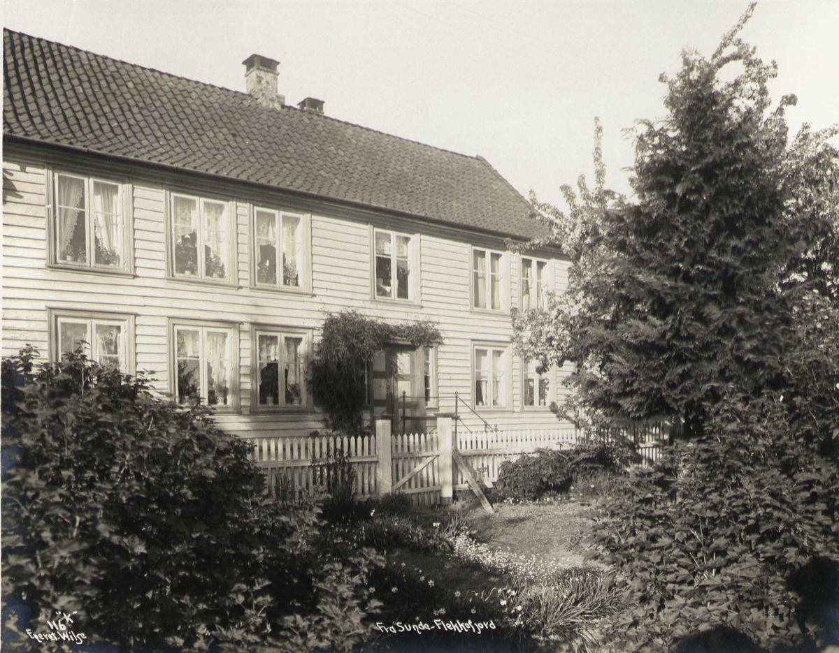Bolighus, Sunde, Flekkefjord, Vest-Agder. Fotografert 1912.