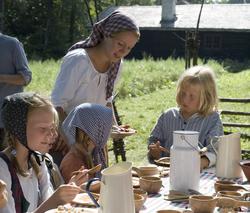 Levendegjøring på museum.Ferieskolen uke 31 i 2006.Elevene 