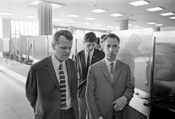 Serie bilder av Stefany Boskov, bulgarsk fotball(-spiller?).