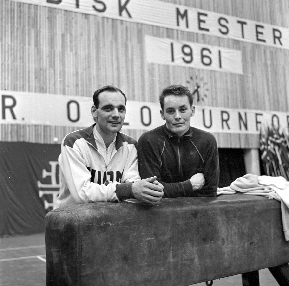 Serie. Nordisk mesterskap i turn, herreturnere, Njårdhallen i Oslo. Fotografert 2. desember 1961.