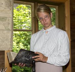 På historisk ferieskole får barn kjennskap til tradisjoner o