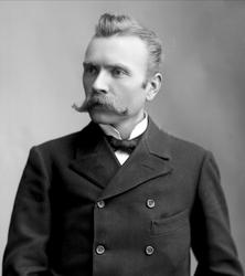 Portrett av redaktør salve Severinsen Justnes.