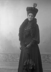 Portrett av Barbra Knagenhjelm, født Ihlen.